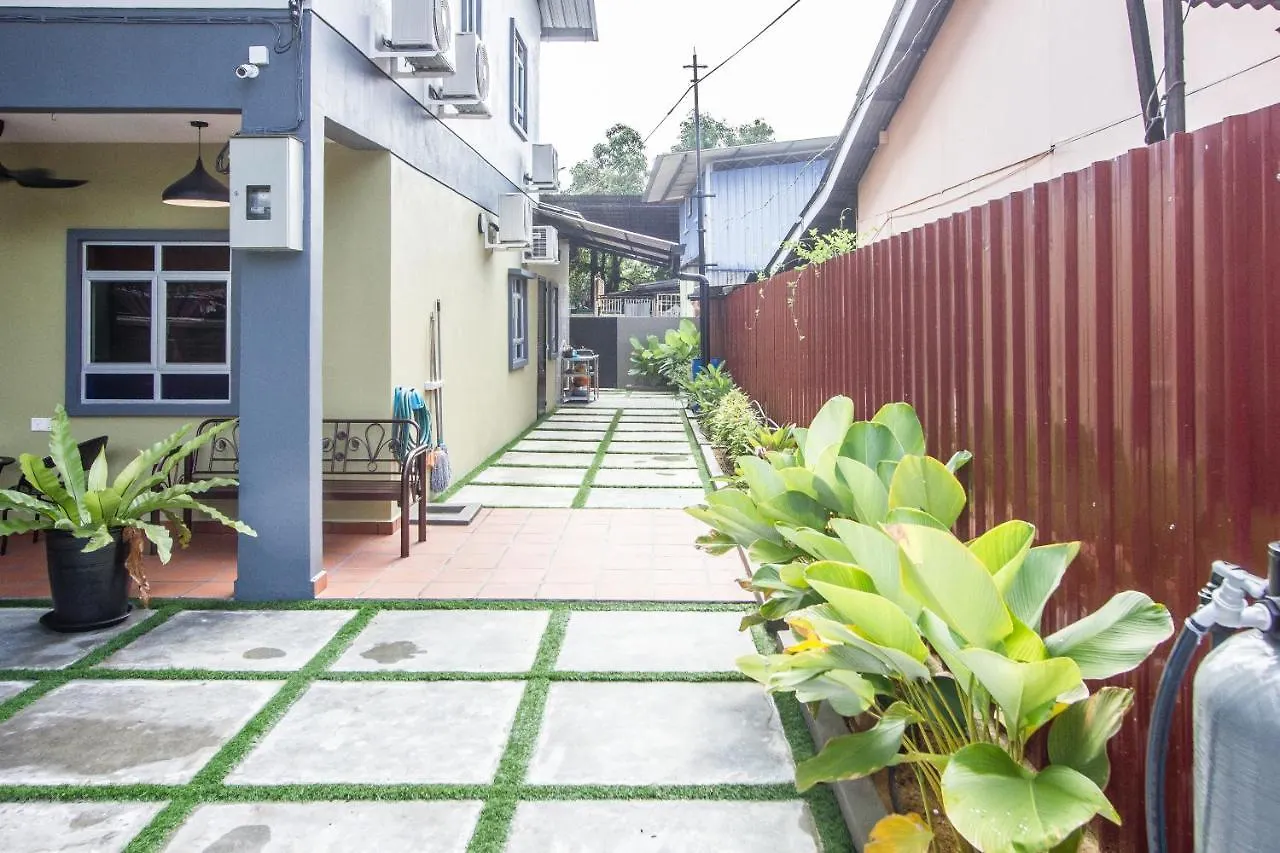 Explore 4Br Gardenhouse Retreats 巴特沃思