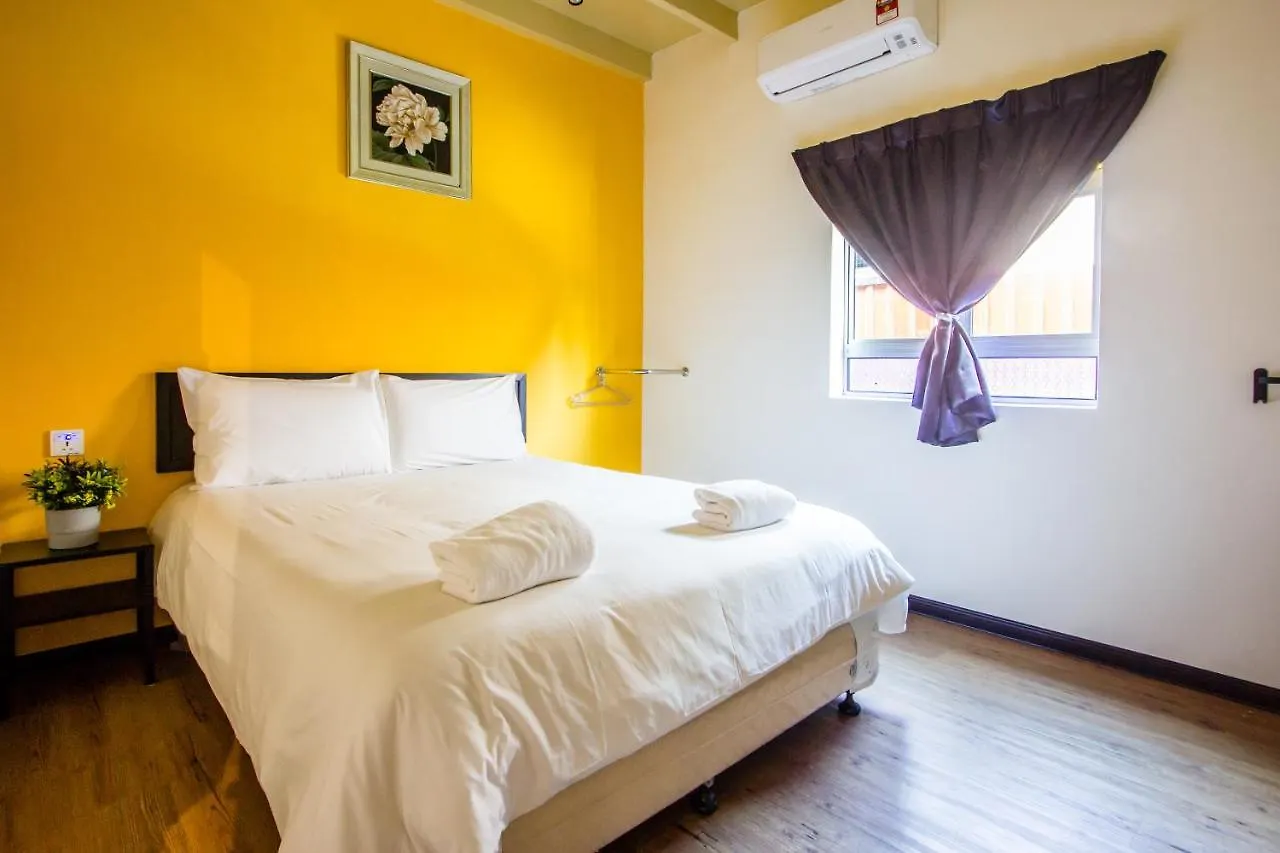 Explore 4Br Gardenhouse Retreats 巴特沃思 度假居